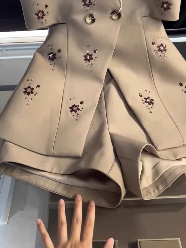 Vienna Embellished Sleeveless Blazer & Shorts Set – Soft Beige