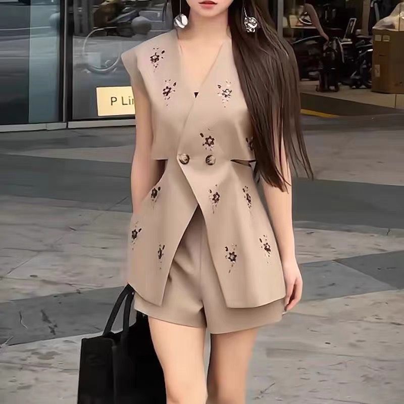 Vienna Embellished Sleeveless Blazer & Shorts Set – Soft Beige